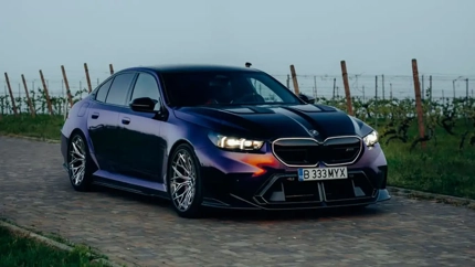 AL13 휠즈 커스텀 BMW M5: 보라색 차체, 카본 CF-R80 휠과 717마력 하이브리드