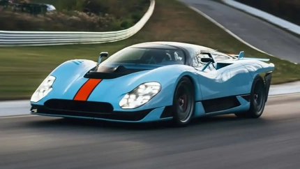 While the world goes electric, someone built a V10 manual based on a Carrera GT