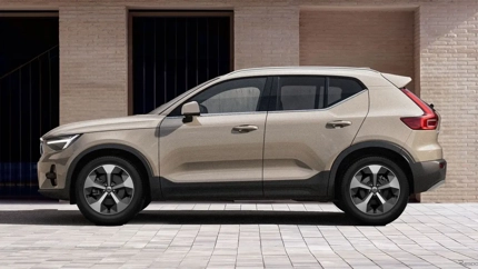 볼보 XC40 울트라 B4 AWD 셀렉션 일본 출시, 파노라믹 루프 기본 장착 및 인포테인먼트 업그레이드