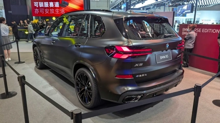 BMWがX5最大の名物をこっそり埋葬した—せめて召集したディーラーの前で