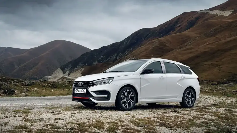 Новая Vesta Sport вырвалась на свободу: машина отправилась к дилерам