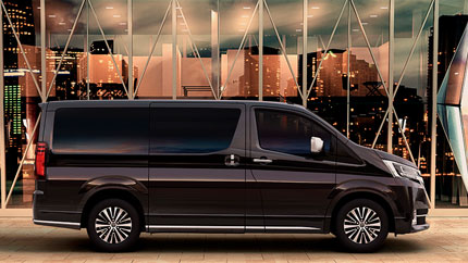 На российском рынке появился минивэн Toyota Granvia от 7 млн рублей