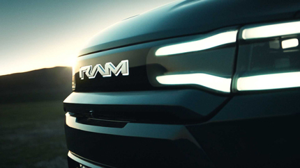 Компания Ram готовит к премьере новый электрический пикап Ram 1500 REV