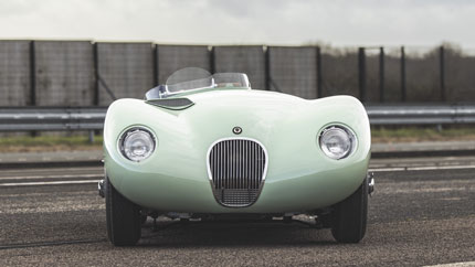 Компания Jaguar построила первый возрожденный гоночный родстер из 1950-х