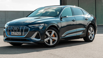 В Россию привезли электрокроссоверы Audi Q5 e-tron