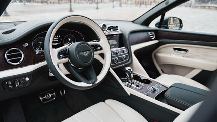 Россияне стали активно покупать новые люксовые авто