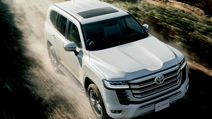 В Россию привезли Toyota Land Cruiser 300 из ОАЭ: известны цены
