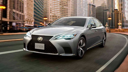 Компания Lexus представила обновленный седан LS в Японии