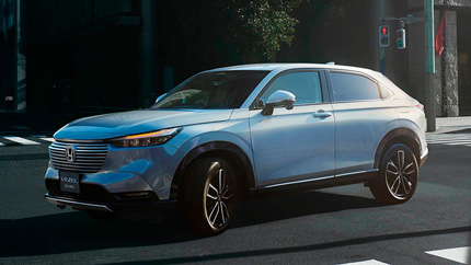 В России появились праворульные Honda Vezel