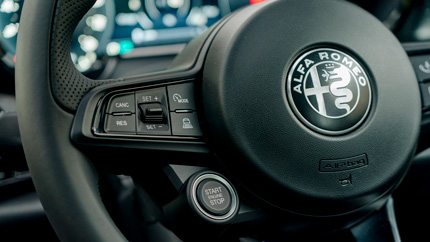В России стали доступны новые кроссоверы Alfa Romeo Tonale
