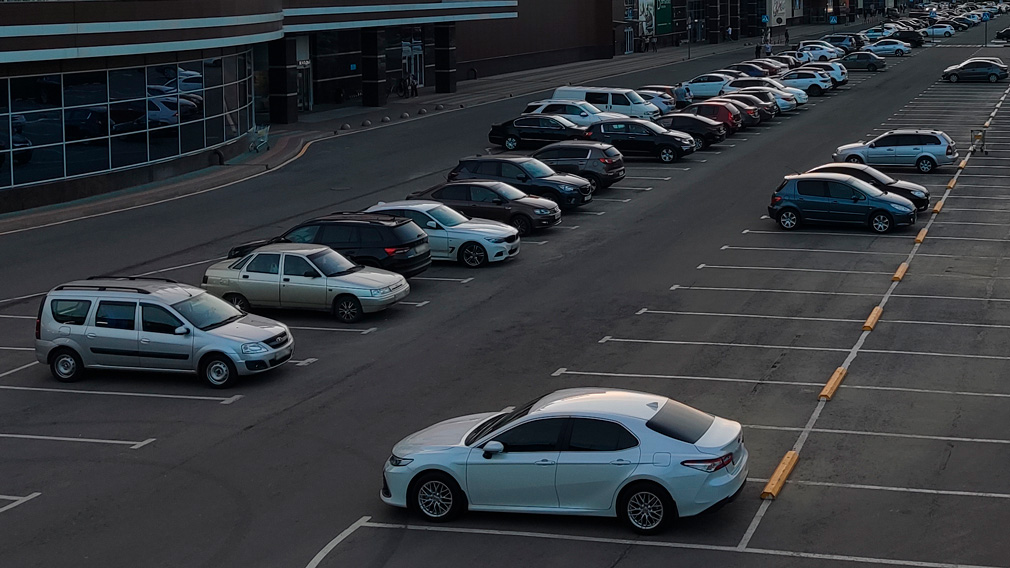 Автоводители в РФ стали массово перегонять автомобили с пробегом из-за рубежа в 2022 году