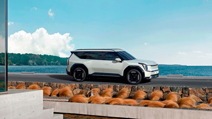 Стали известны технические характеристики большого электрокроссовера KIA EV9