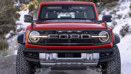 В Россию привезли  легендарный Ford Bronco за 9,9 млн рублей