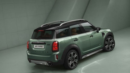 Автодилеры привезли в Россию новые кроссоверы Mini Countryman