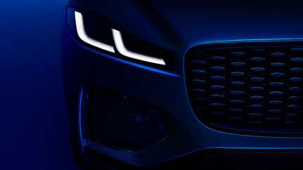 Роскошный кроссовер Jaguar F-Pace привезли в Россию