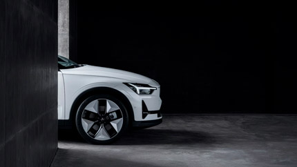 В России начались продажи новых электрических лифтбеков от «дочки» Volvo