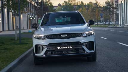 В РФ стартовали продажи купе-кроссовера Geely Tugella в новой бюджетной версии