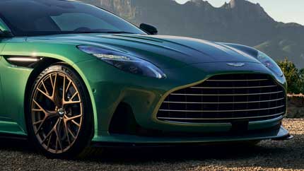 Aston Martin представит новый кабриолет DB12 Volante 18 августа