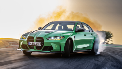 Заряженные Ford Mustang и BMW M3 сразилась на прямой