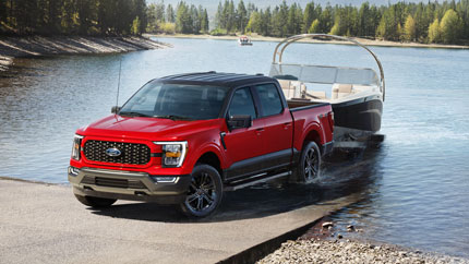 Компания Ford выпустила двухцветные пикапы F-Series в честь 75-летия модели