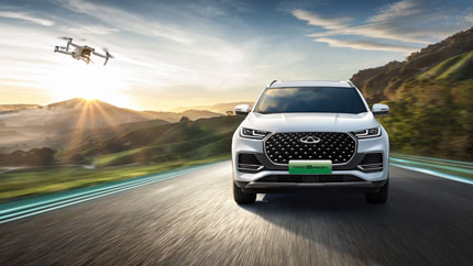 Автодилер раскрыл стоимость нового гибридного кроссовера Chery Tiggo 8 Pro e+ для РФ