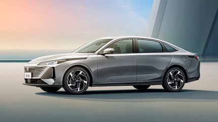 Changan объявила цены на новый седан Lamore, которые оказались ниже 1 млн рублей