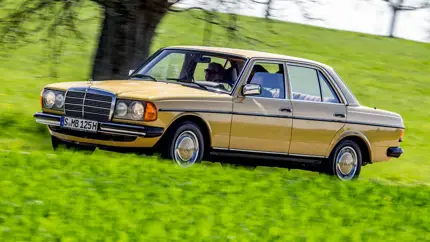 W123 празднует полувековой юбилей: легенда Mercedes-Benz снова впереди планеты всей