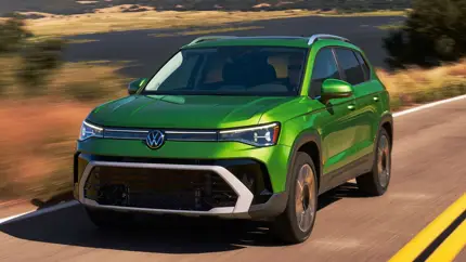 Более мощный двигатель и отказ от DSG: дебютировал обновленный  Volkswagen Taos