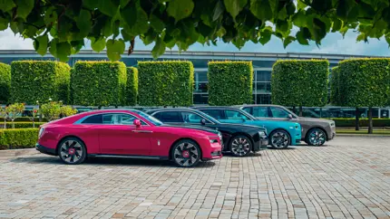 Rolls-Royce разочаровался в электрике: клиенты требуют старый добрый V12
