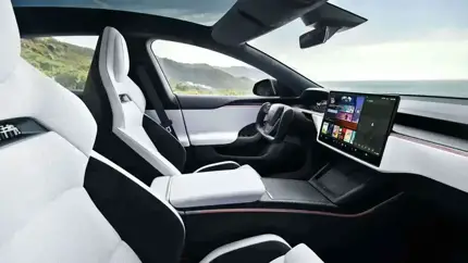 Tesla Full Self-Driving обновляется: мир ждет революционный автопилот