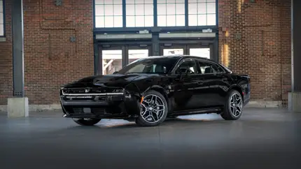 550 лошадей под капотом и детские кресла сзади — американская мечта по версии Dodge