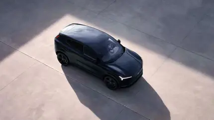 Тотально черный кроссовер: Volvo выпустила очень мрачный EX30