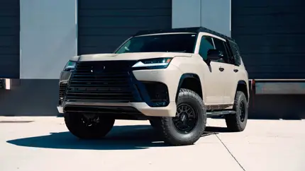 Хоть в лес, хоть в оперу: Lexus LX 700h превратили в короля бездорожья