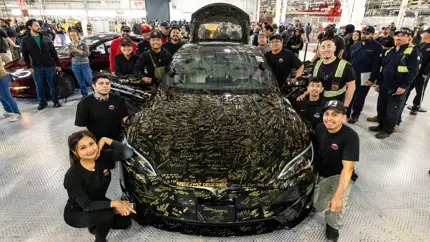 Tesla сорвала праздник фанатам: выдачу последних Model S и Model X перенесли из-за Маска