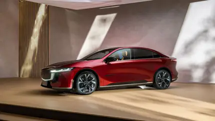 Новая Mazda 6e скоро приедет к дилерам: названа цена