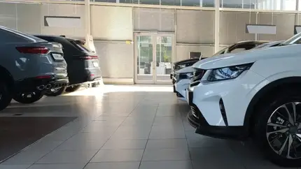 Российский авторынок продолжает падать: минус 46% по итогам 11-й недели 2025 года