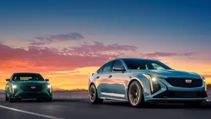 Дебютировали рестайлинговые седаны Cadillac CT5-V и CT5-V Blackwing