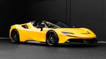 Ferrari к Рождеству сменил цвет: Novitec показал праздничный SF90 Spider
