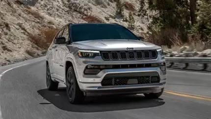 Jeep ударил по конкурентам: новый Compass стал ближе для покупателей