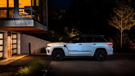 Батарея загорелась? Электромобили Jeep и Ram потушат пожар самостоятельно