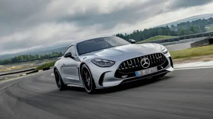 В РФ стартовали продажи нового купе Mercedes-Benz AMG GT в мощной версии с индексом 63: сколько стоит такой автомобиль