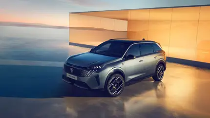 Новый электрокроссовер Peugeot E-5008 бросит вызов Tesla Model Y
