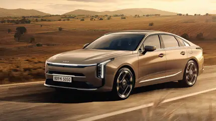 Почти 6 млн рублей: в РФ привезли новый Kia K8 2025 года выпуска