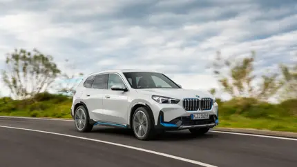 В Россию приехал новый электрический кроссовер BMW iX1 - сколько он стоит