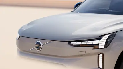 Названа российская цена флагманского электрического кроссовера Volvo EX90