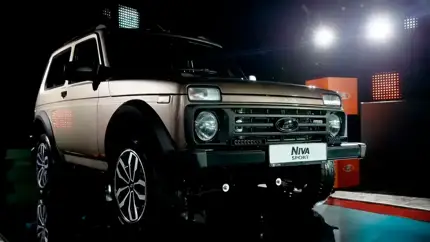 АвтоВАЗ на ПМЭФ-2025: от первого кроссовера до гоночных новинок