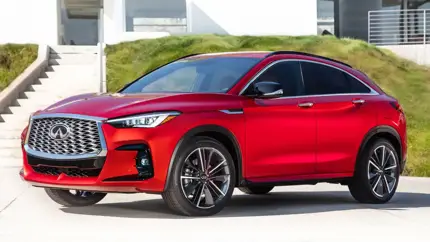 Infiniti QX55 застрял в автосалоне Москвы: никто не хочет покупать новый кроссовер 2021 года