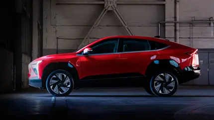 Электрокары Mahindra получили «умные глаза»: машины начали следить за водителем