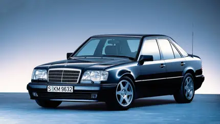 Капсула времени на колесах: Mercedes-Benz W124 E500 1992 года продают в идеальном состоянии в России