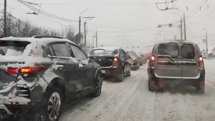 Названы  главные правила поездок на машине в снегопад